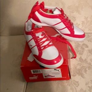 Ladies golf shoes